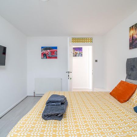 Private Room In London Enfield With Parking Bagian luar foto