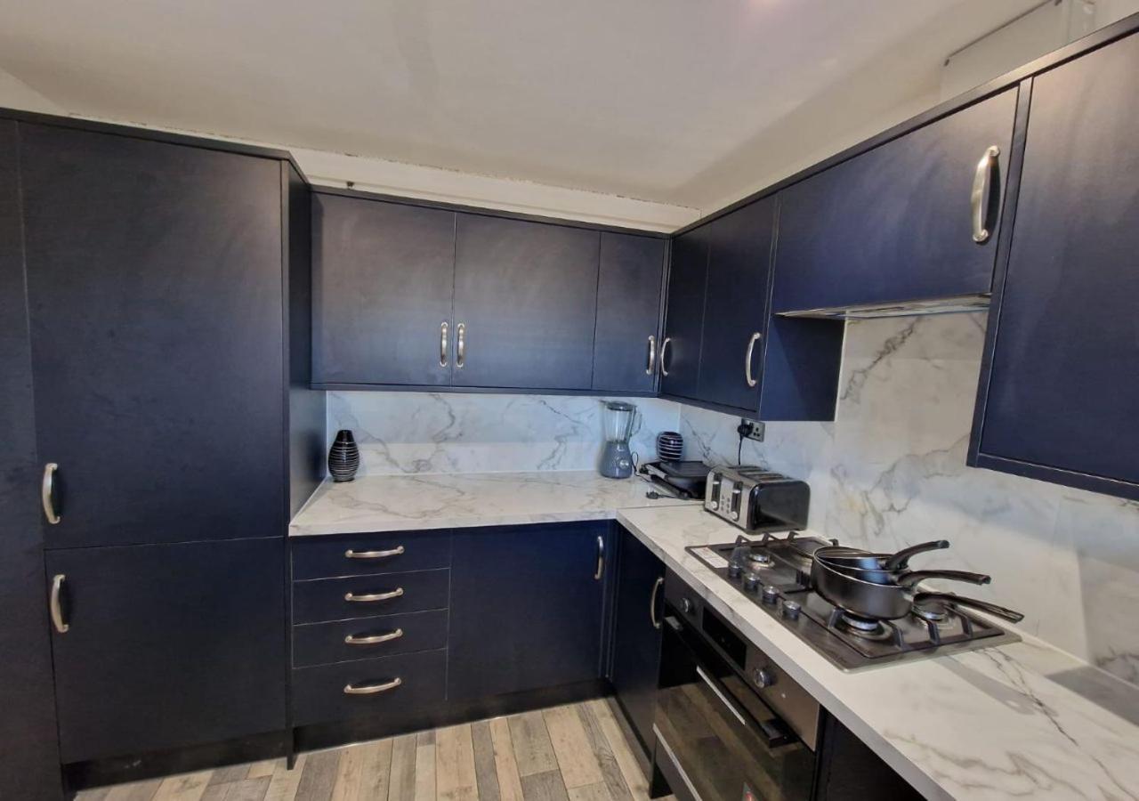 Private Room In London Enfield With Parking Bagian luar foto
