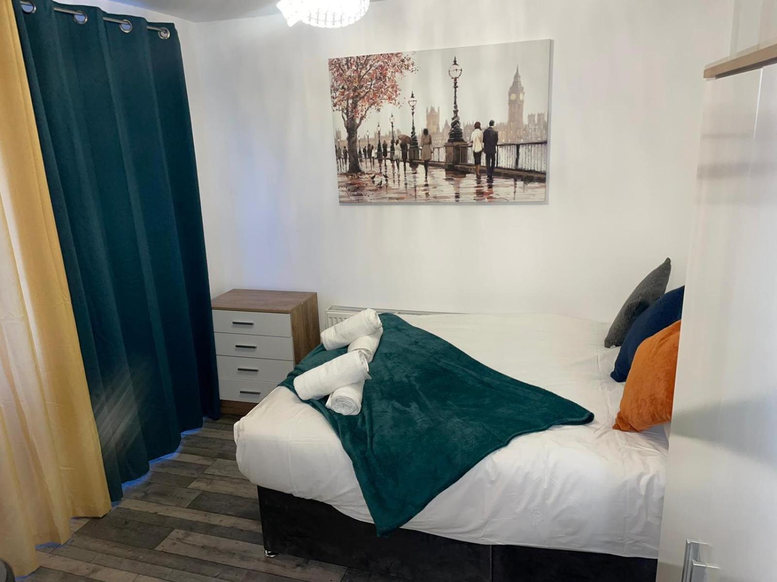 Private Room In London Enfield With Parking Bagian luar foto